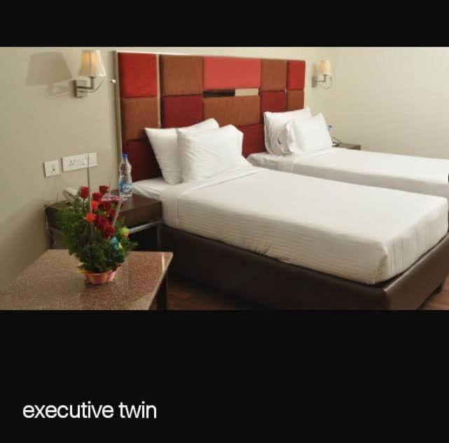 Hotel-S-Park Khammam 外观 照片
